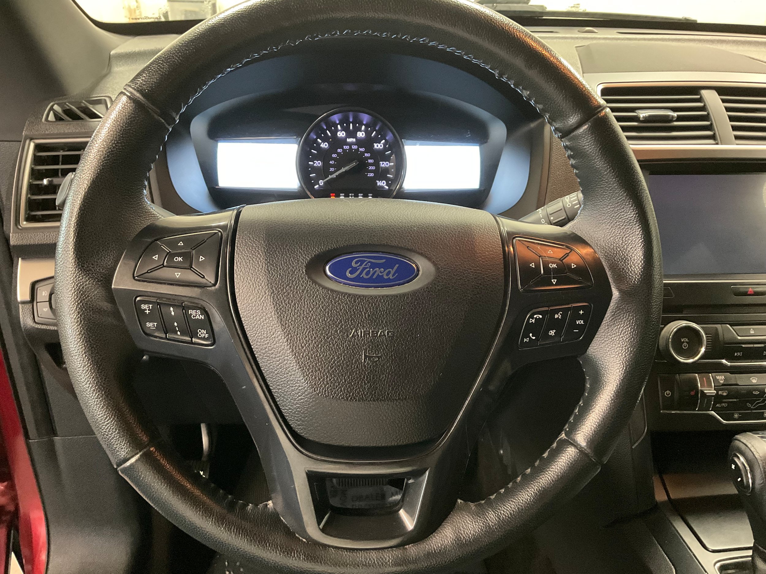 Used 2018 Ford Explorer XLT w/ Equipment Group 202A AWD/4WD image 13