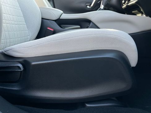 Certified 2024 Honda HR-V LX image 29