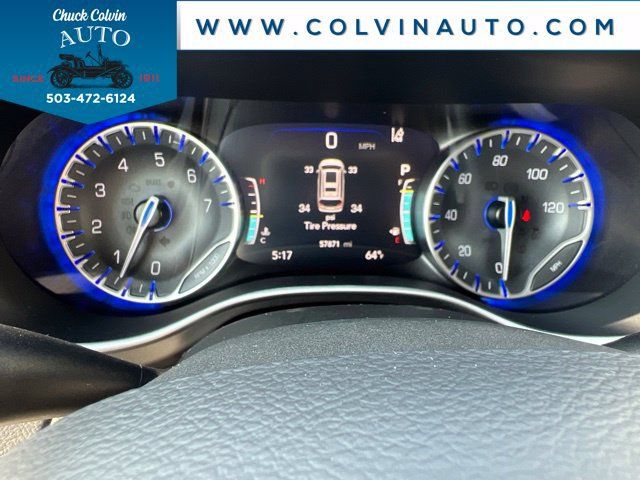 Used 2023 Chrysler Pacifica Touring-L FWD image 17