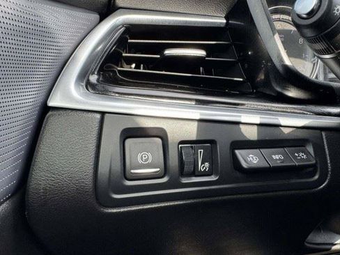 Used 2024 Cadillac XT6 Sport w/ Technology Package AWD/4WD image 24