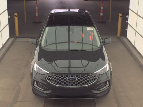 Used 2024 Ford Edge SEL w/ Convenience Package AWD/4WD image 2