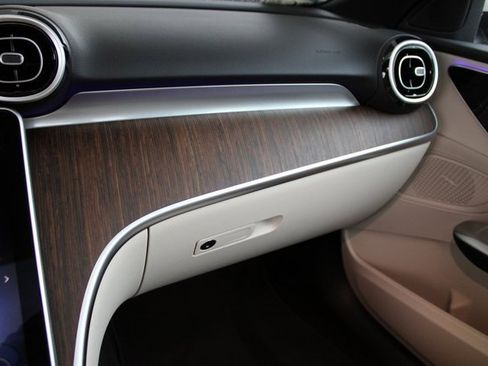 New 2025 Mercedes-Benz C 300 4MATIC Sedan image 31