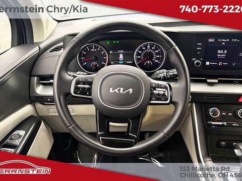 Used 2022 Kia Carnival LX FWD image 7
