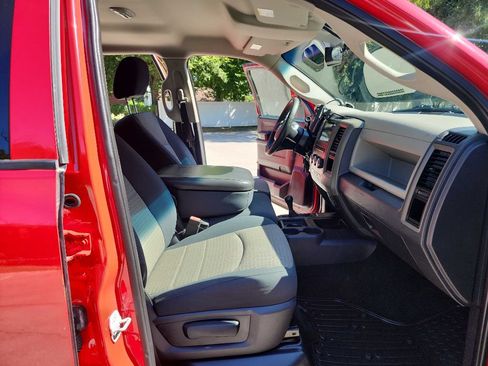 Used 2012 RAM 3500 ST w/ Chrome Appearance Group image 39