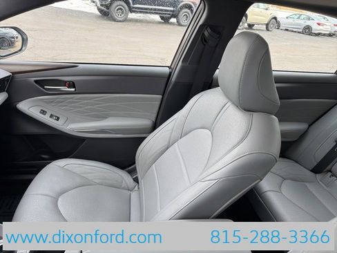 Used 2021 Toyota Avalon Limited image 21