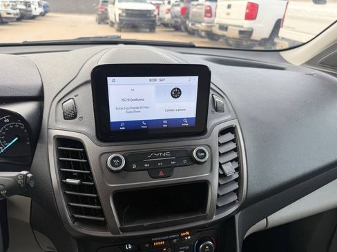 Used 2022 Ford Transit Connect XLT FWD image 21