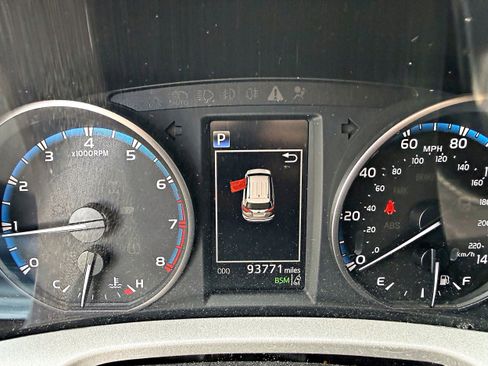 Used 2018 Toyota RAV4 XLE w/ Plus Extra Value Package image 15