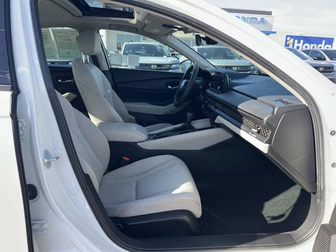 Certified 2024 Honda Accord EX image 28