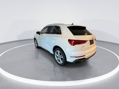 Used 2021 Audi Q3 2.0T Premium Plus w/ Premium Plus Package AWD/4WD image 5