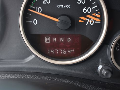 Used 2016 Jeep Wrangler Unlimited Sahara image 33