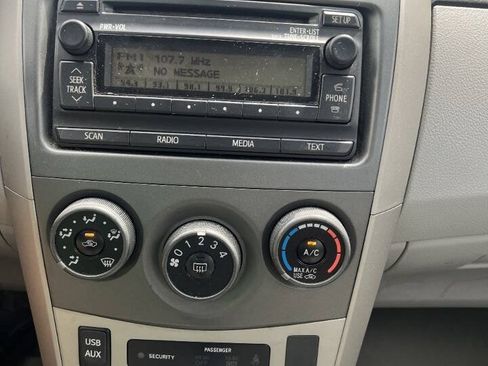 Used 2012 Toyota Corolla LE FWD image 13
