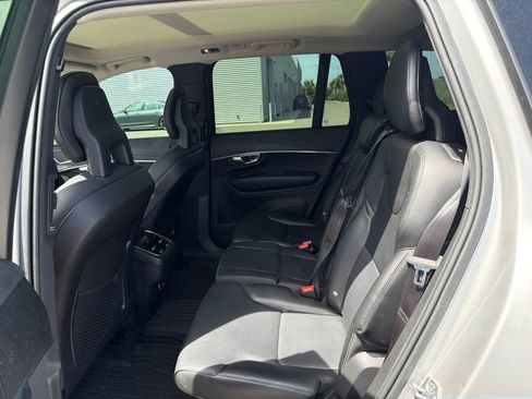 Used 2020 Volvo XC90 T5 Momentum AWD/4WD image 8