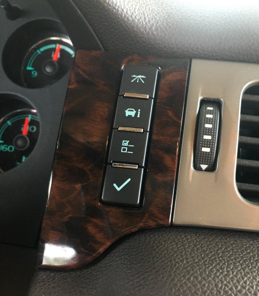 Used 2012 GMC Yukon XL Denali RWD image 30
