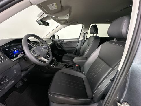 Used 2023 Volkswagen Tiguan SE FWD image 31