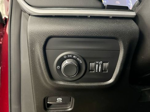 Used 2025 Jeep Grand Cherokee L Laredo w/ Luxury Tech Group I AWD/4WD image 18