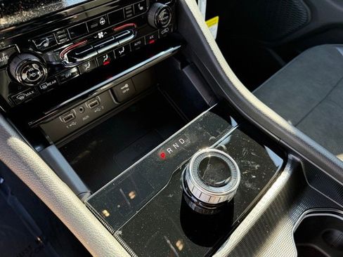 New 2025 Jeep Grand Cherokee Altitude image 17