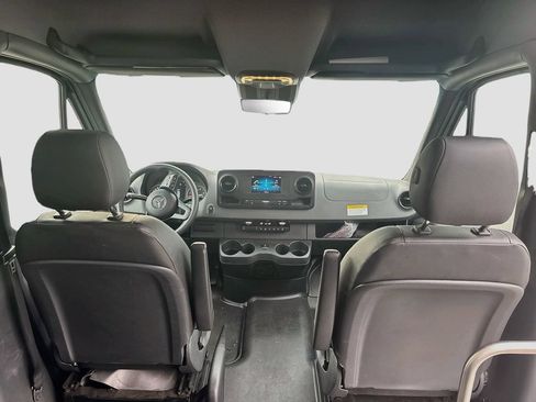 Used 2023 Mercedes-Benz Sprinter 3500 image 17