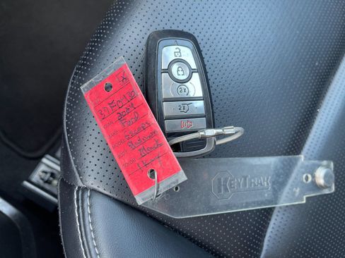 Used 2024 Ford Escape Platinum AWD/4WD image 10