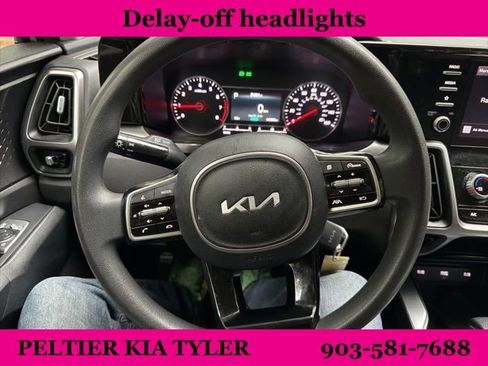 Used 2023 Kia Sorento LX FWD image 19