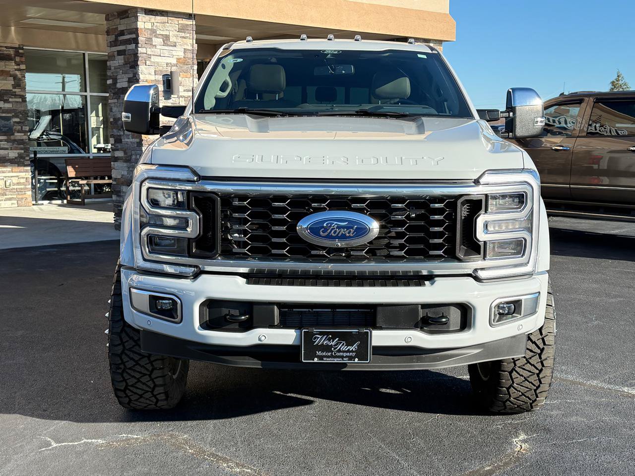 Used 2025 Ford F450 Platinum w/ Platinum Plus Package AWD/4WD image 6