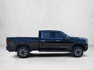 Used 2024 GMC Sierra 3500 Denali Ultimate AWD/4WD video 3