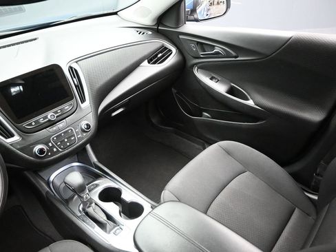 Used 2024 Chevrolet Malibu LT FWD image 12