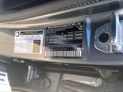 Used 2025 Mercedes-Benz GLE 450 4MATIC image 35