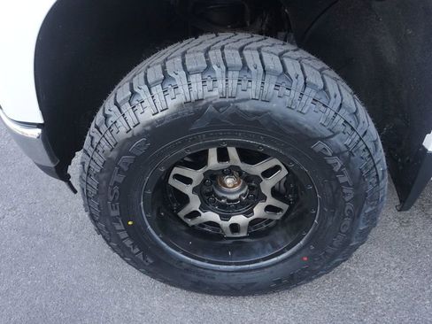 Used 2019 Chevrolet Silverado 1500 LT w/ All-Star Edition AWD/4WD image 11
