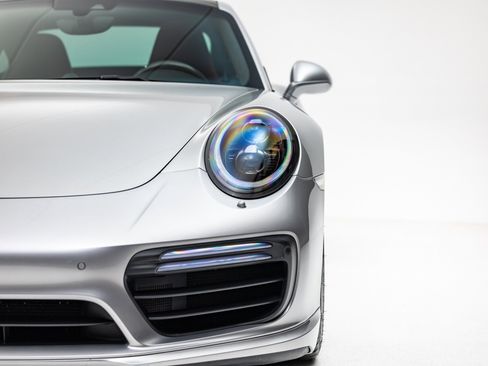 Used 2017 Porsche 911 Turbo S image 9