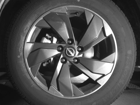 Used 2025 Nissan Rogue SV image 12