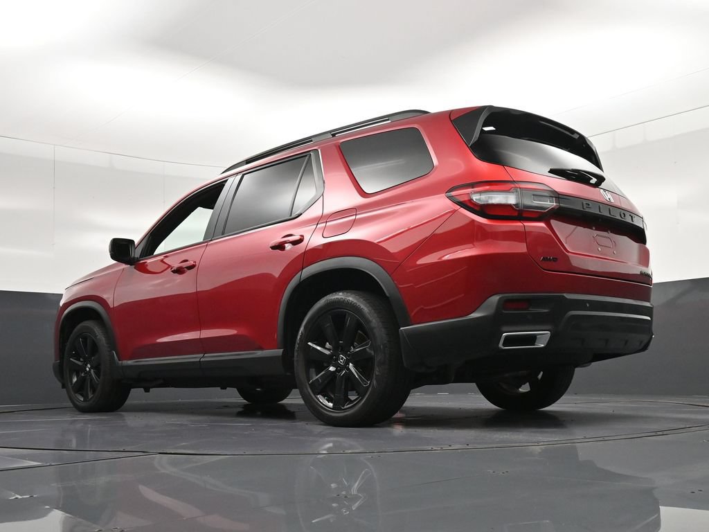 Used 2025 Honda Pilot Black Edition image 28