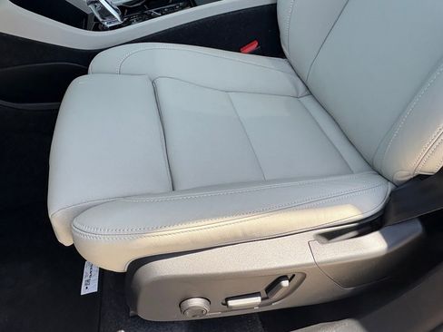 New 2026 Volvo XC40 B4 Plus w/ Protection Package Premier image 18