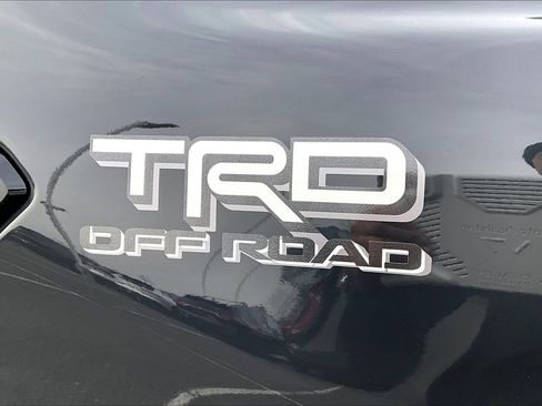 Used 2025 Toyota Tacoma TRD Off-Road image 8