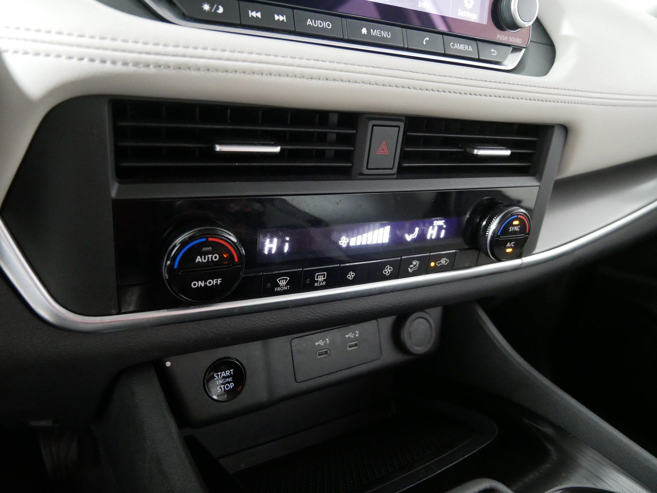 Used 2025 Nissan Rogue SV AWD/4WD image 23