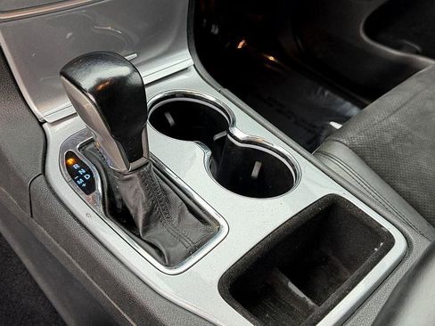 Used 2021 Jeep Grand Cherokee Laredo X image 35