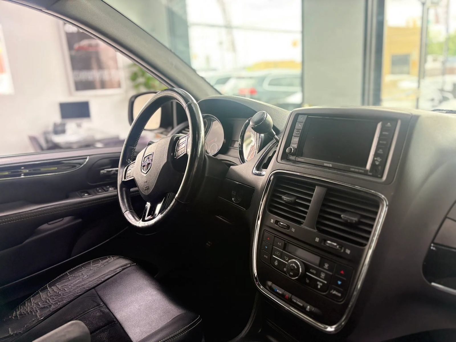 Used 2019 Dodge Grand Caravan GT FWD image 16