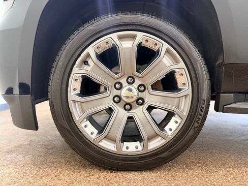 Used 2019 Chevrolet Tahoe LT w/ Luxury Package AWD/4WD image 25