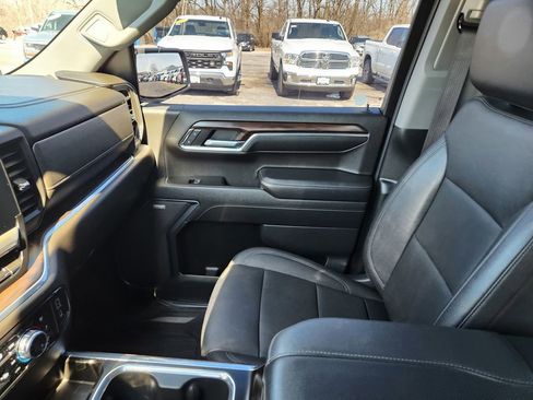 Used 2023 GMC Sierra 1500 SLT AWD/4WD image 15