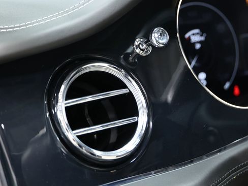 Used 2021 Bentley Bentayga w/ First Edition Specification AWD/4WD image 27