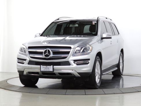 Used 2016 Mercedes-Benz GL 450 4MATIC image 3
