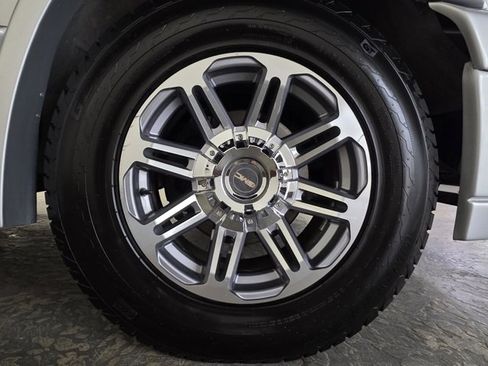 Used 2019 GMC Savana 2500 Extended w/ Enhanced Convenience Package image 31