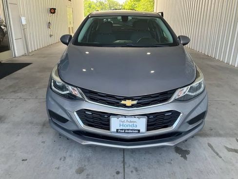 Used 2018 Chevrolet Cruze LT w/ Convenience Package FWD image 23