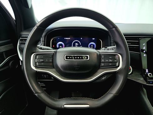Used 2023 Jeep Wagoneer L Series II w/ Premium Group I AWD/4WD image 15