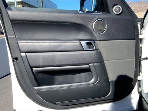 Used 2019 Land Rover Range Rover Sport HSE image 20