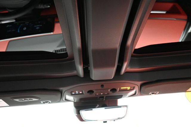 Used 2026 GMC Hummer EV 4x4 Crew Cab w/ Carbon Fiber Edition Package image 12