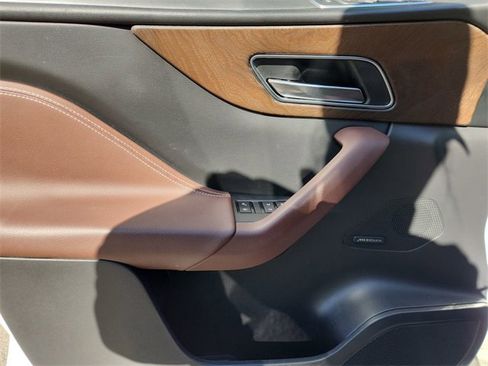 Used 2019 Jaguar F-PACE S image 23
