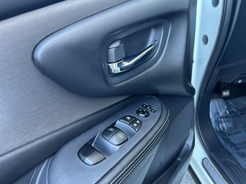 Used 2024 Nissan Murano SV AWD/4WD image 18