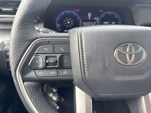 Used 2025 Toyota Tacoma TRD Off-Road image 14