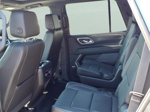 Used 2021 Chevrolet Tahoe Z71 w/ Z71 Signature Package image 7