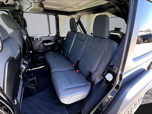 Certified 2025 Jeep Wrangler Unlimited Rubicon w/ Convenience Group AWD/4WD image 19
